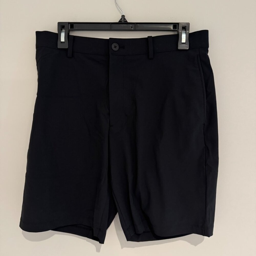 Uniqlo Black Golf Shorts Size Medium Like New